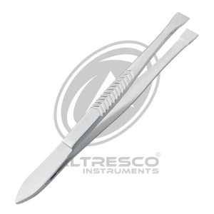 eyebrow tweezers
